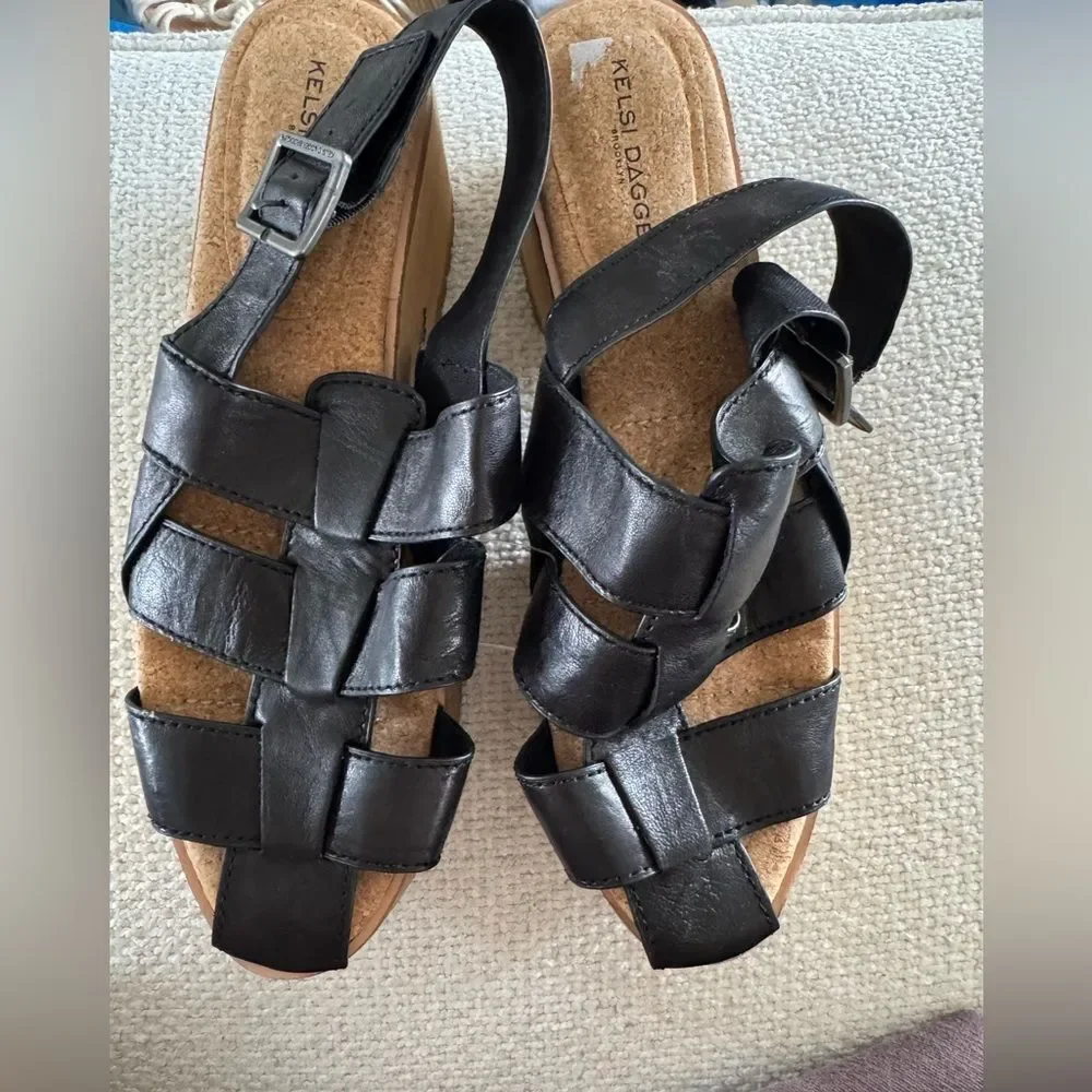 Kelsi Dagger Brooklyn Platform Fisherman Sandals Walk up Sandal